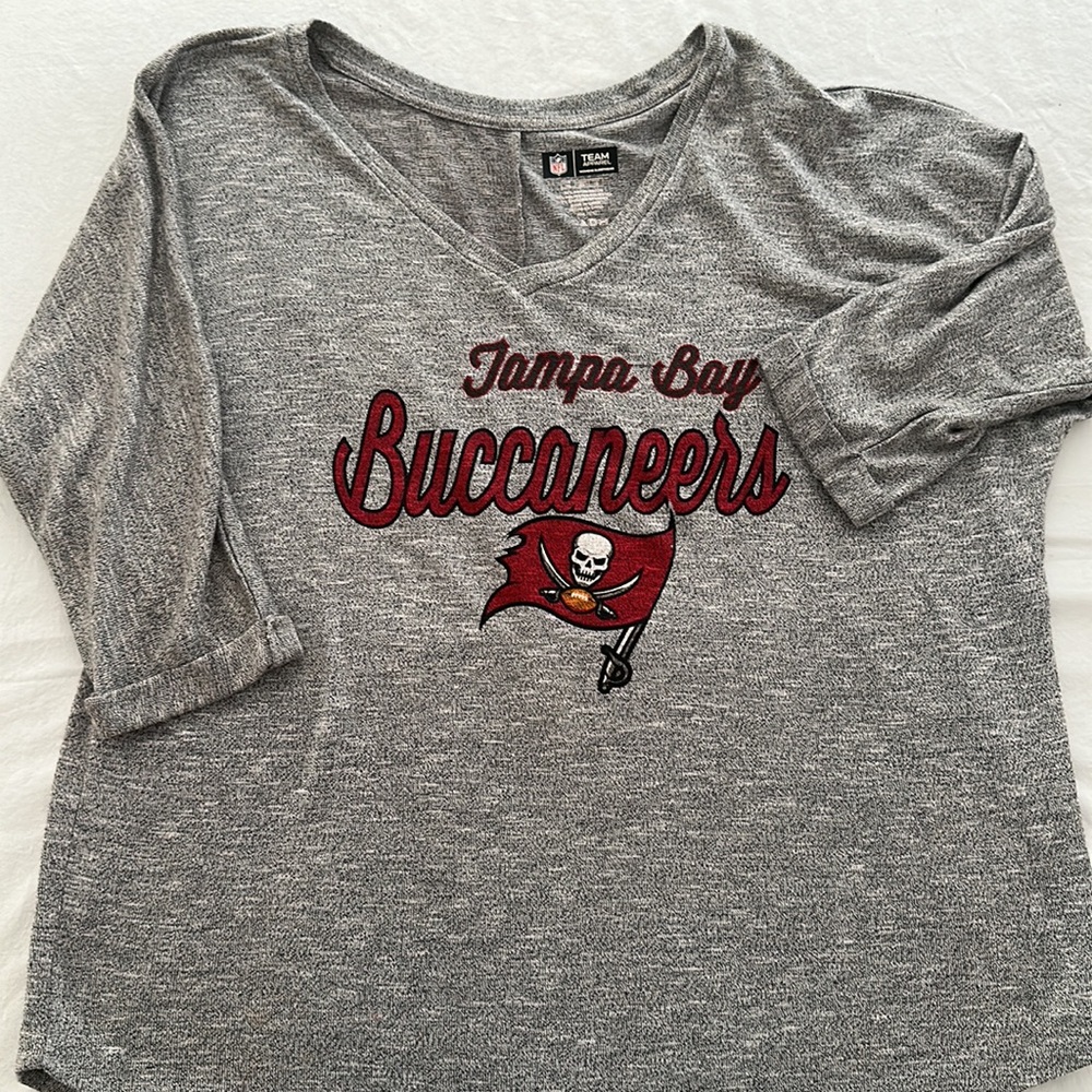 🏈Tampa Bay Buccaneers Team Apparel‎ XL🏴‍☠️🏴‍☠️🏴‍☠️Excellent Condition
